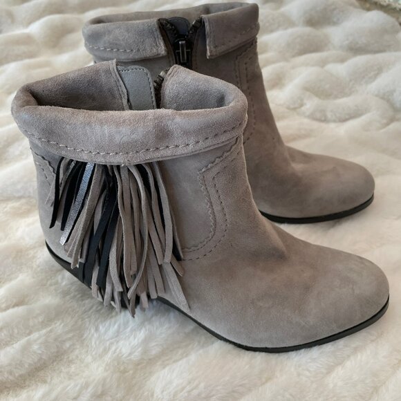 booties - Picture 4 of 6